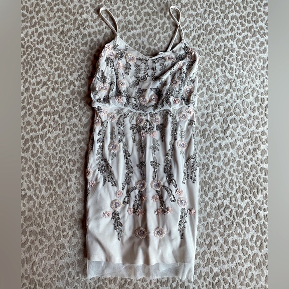 Adrianna Papell Dresses & Skirts - Adrianna Papell Sequined Cocktail Dress, size 10